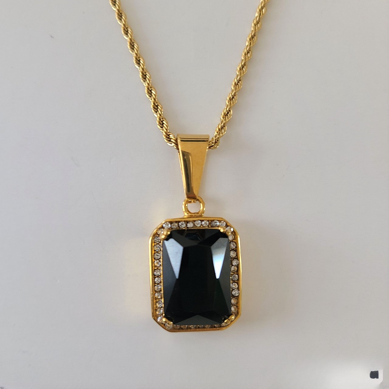 Gold plated necklace with pendant